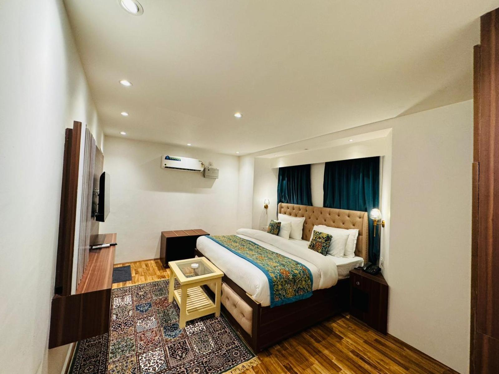 De Elaaf The Luxury Stay ศรีนาการ์ ภายนอก รูปภาพ