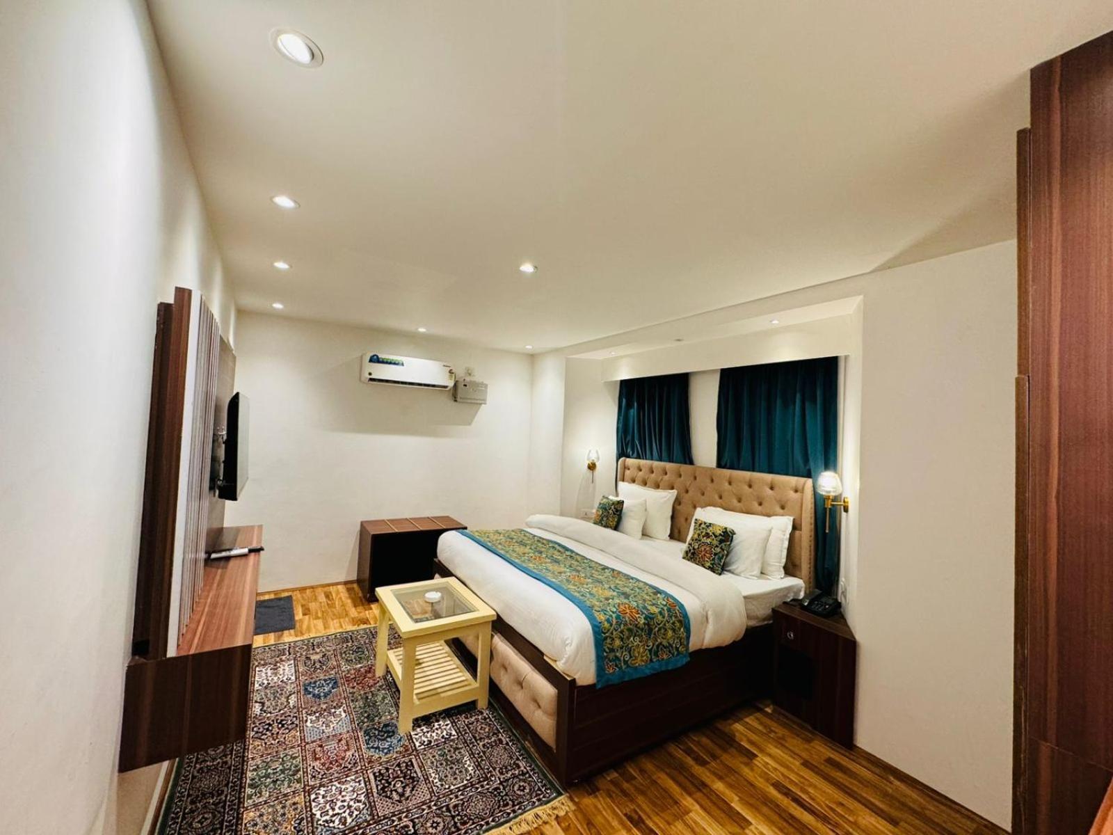 De Elaaf The Luxury Stay ศรีนาการ์ ภายนอก รูปภาพ