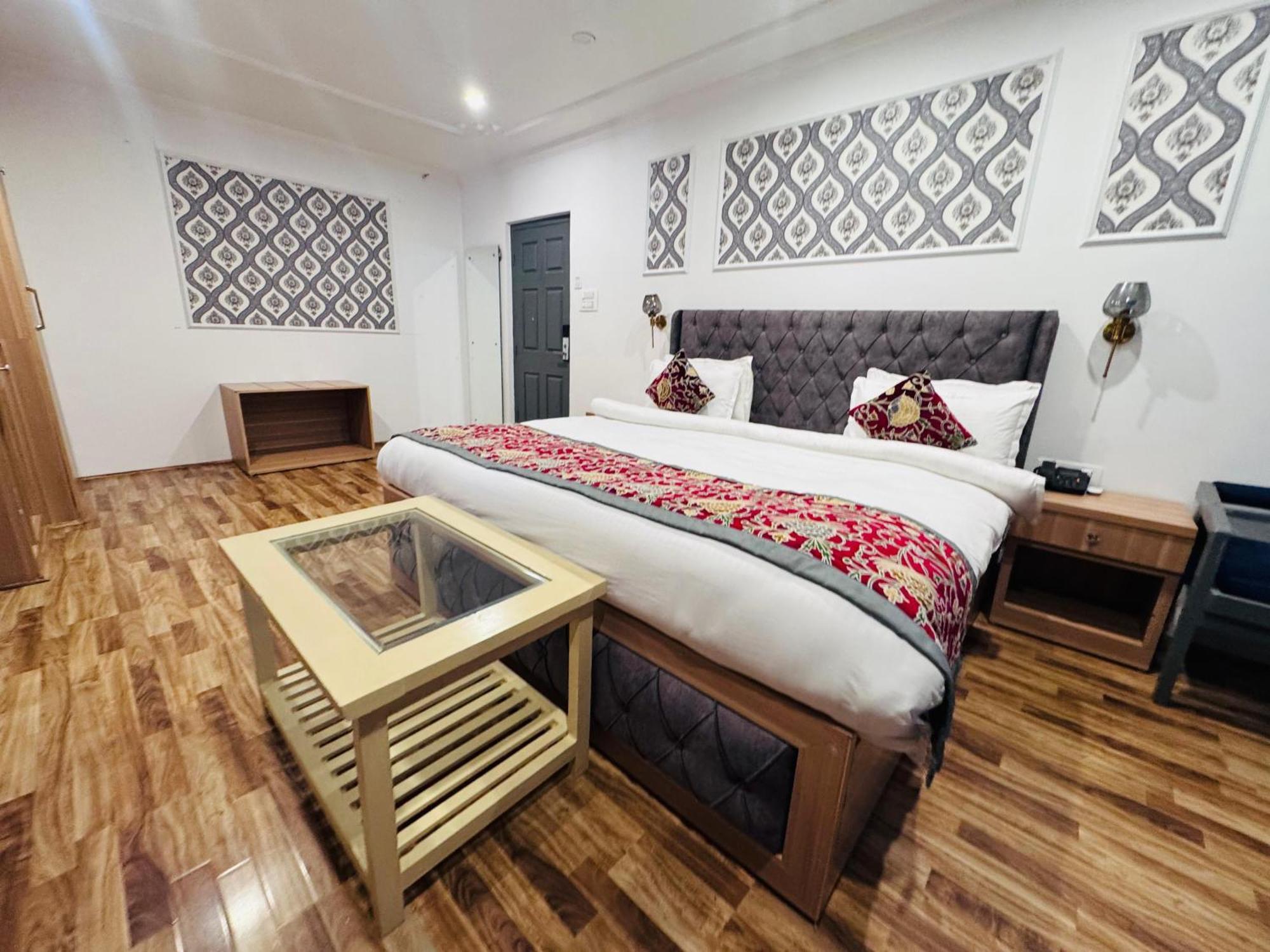 De Elaaf The Luxury Stay ศรีนาการ์ ภายนอก รูปภาพ