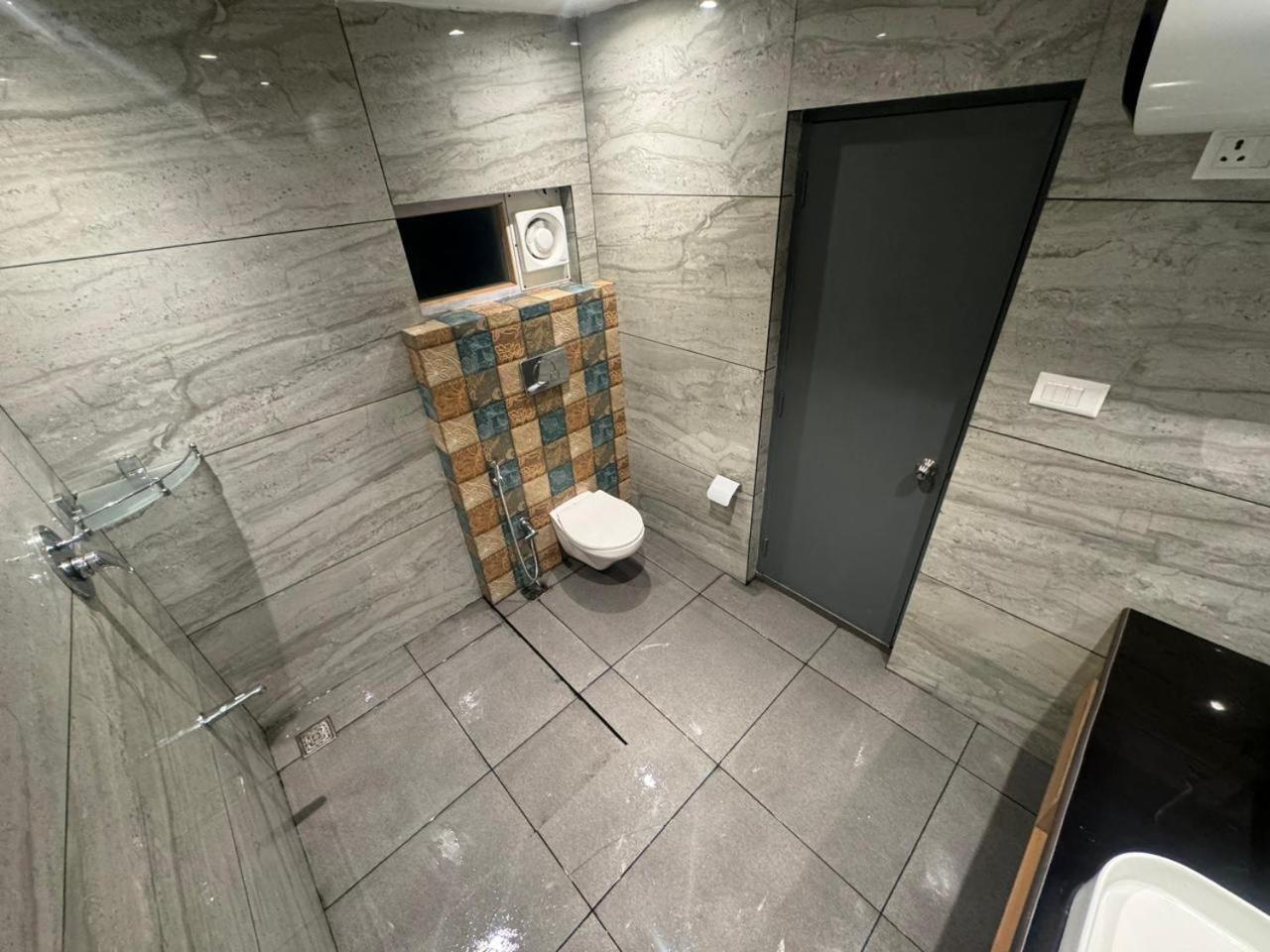 De Elaaf The Luxury Stay ศรีนาการ์ ภายนอก รูปภาพ