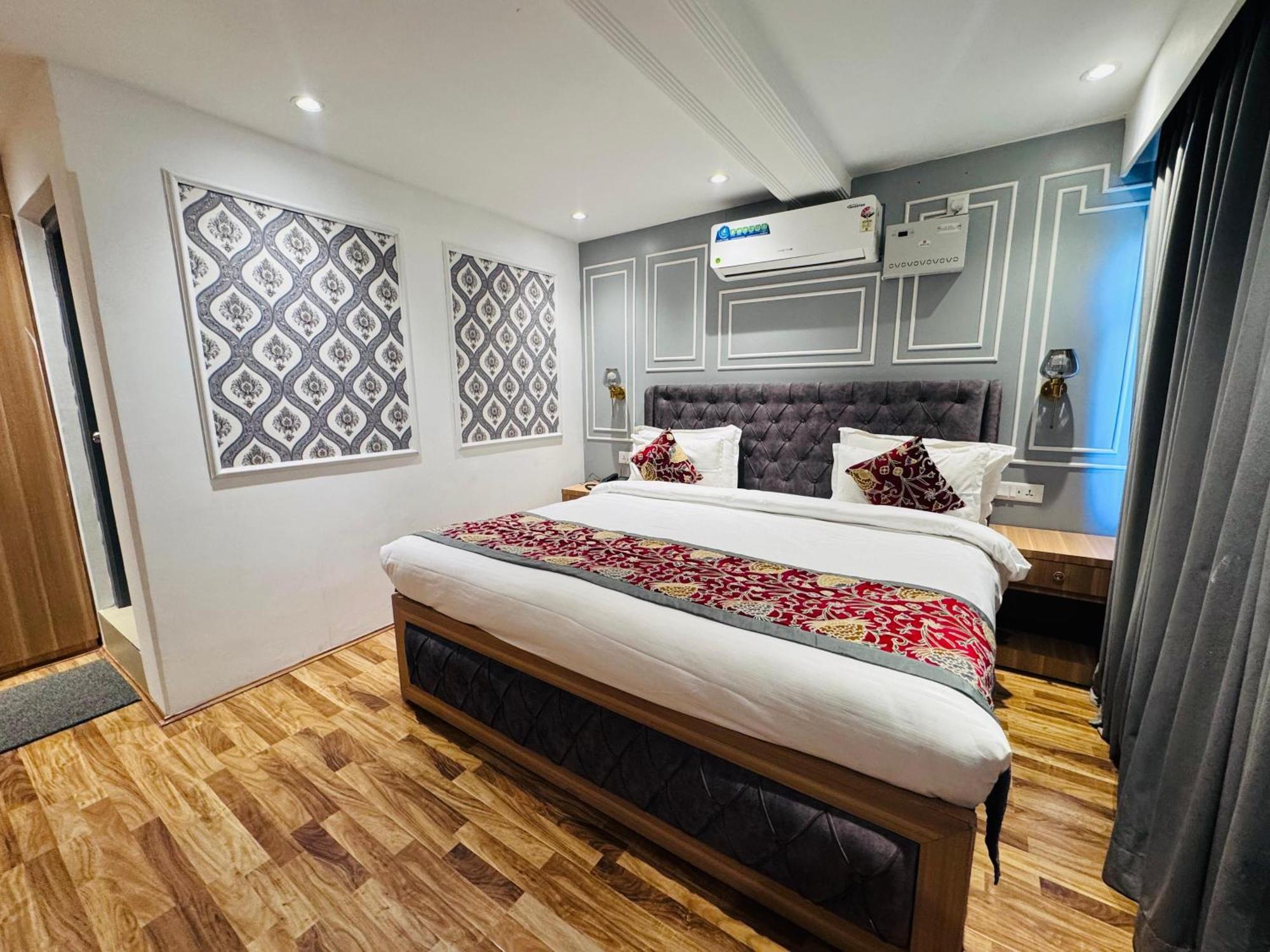 De Elaaf The Luxury Stay ศรีนาการ์ ภายนอก รูปภาพ
