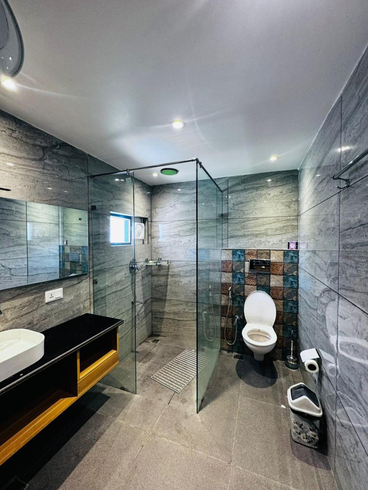 De Elaaf The Luxury Stay ศรีนาการ์ ภายนอก รูปภาพ