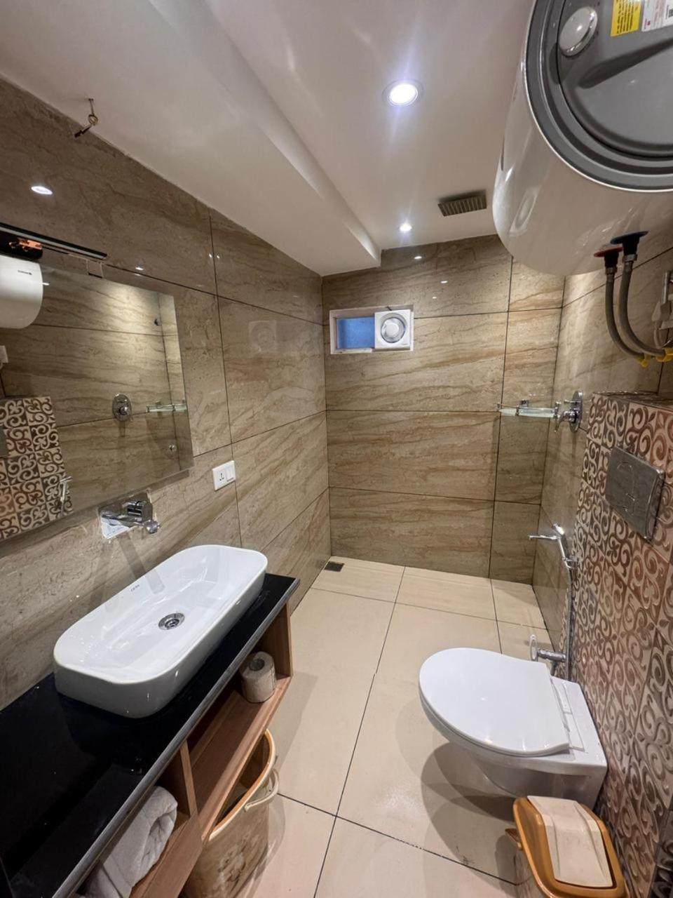 De Elaaf The Luxury Stay ศรีนาการ์ ภายนอก รูปภาพ
