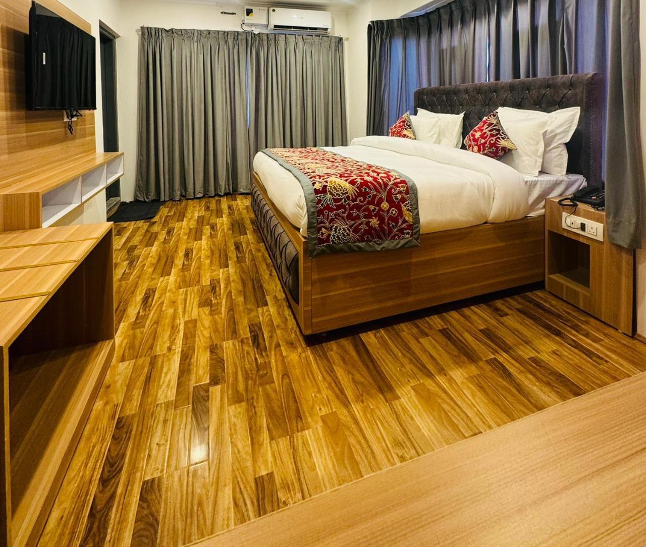 De Elaaf The Luxury Stay ศรีนาการ์ ภายนอก รูปภาพ