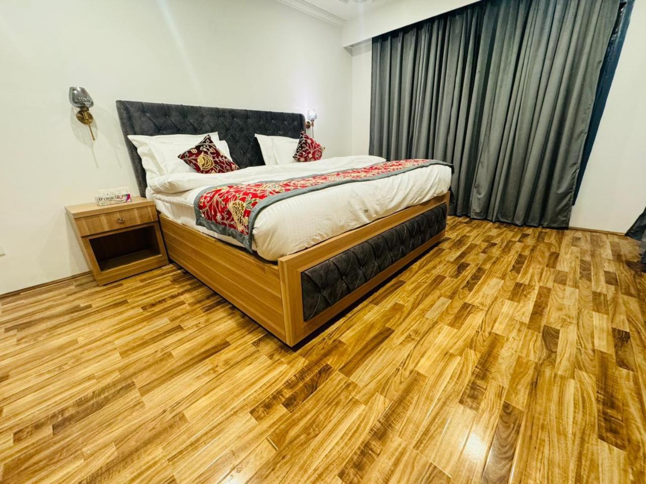 De Elaaf The Luxury Stay ศรีนาการ์ ภายนอก รูปภาพ