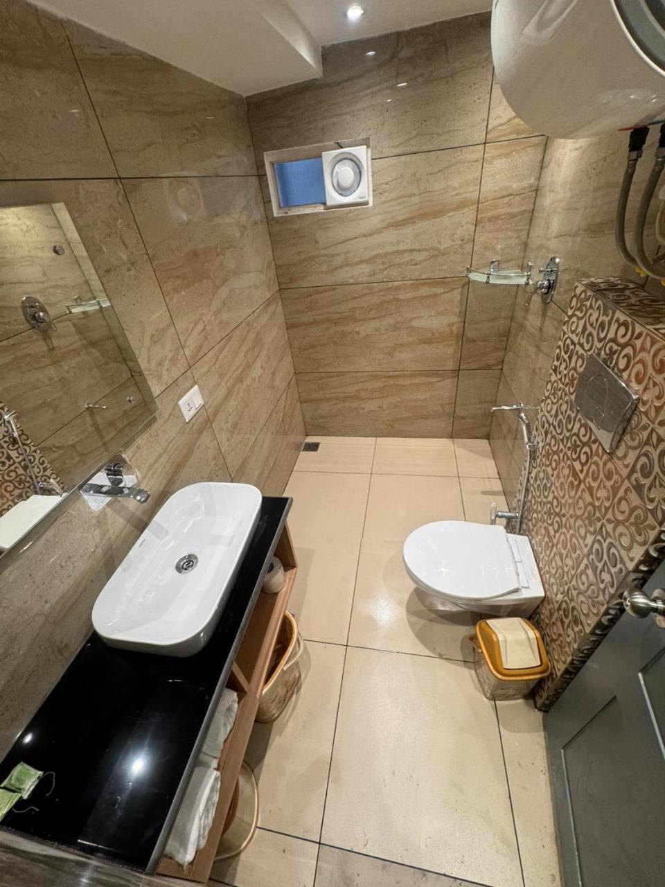 De Elaaf The Luxury Stay ศรีนาการ์ ภายนอก รูปภาพ
