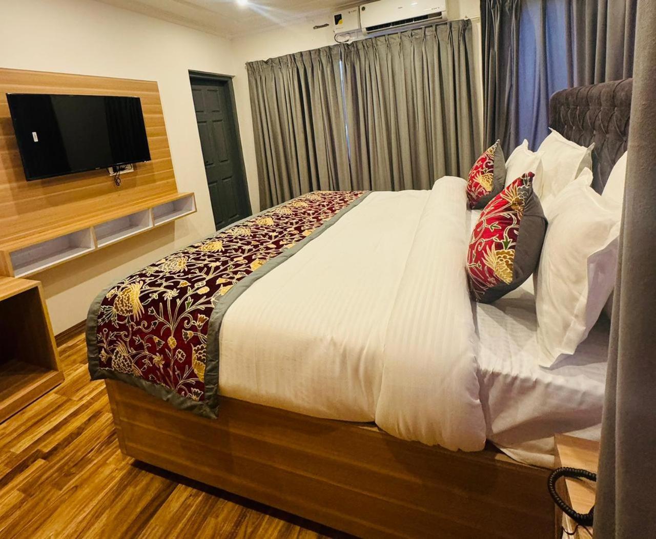 De Elaaf The Luxury Stay ศรีนาการ์ ภายนอก รูปภาพ