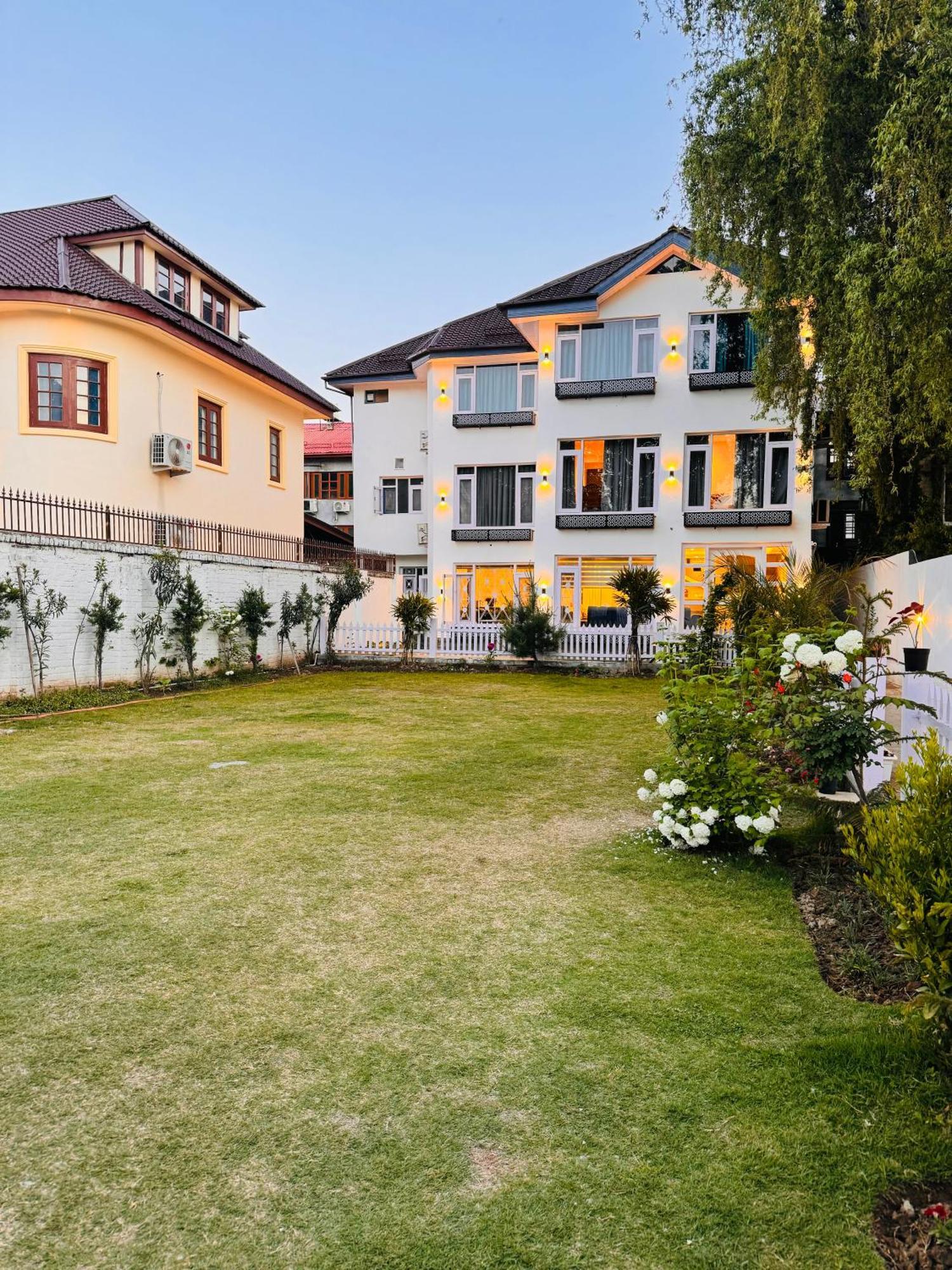 De Elaaf The Luxury Stay ศรีนาการ์ ภายนอก รูปภาพ